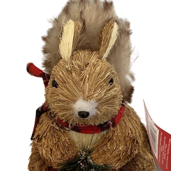 Ashland Christmas Noël Natural Decorative Gift-Giving Squirrel Figurine NEW NWT - Picture 7 of 7